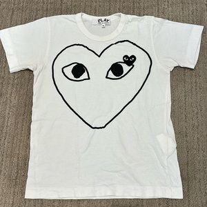 COMME des GARCON PLAY Black Heart Outline T-Shirt